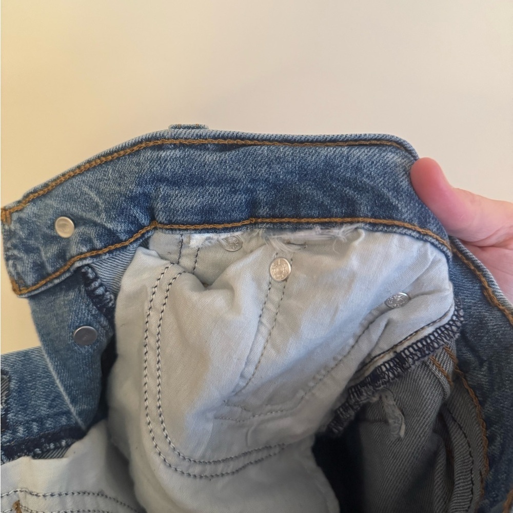 Levi’s Wedgie Straight Jeans Women’s Size 26 Distressed Raw Hem Medium Wash - Picture 7 of 7